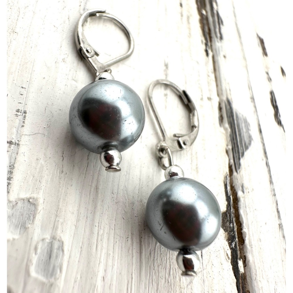 Faux Freshwater Pearl Earrings Silver Plated Leverbacks NEW - Picture 2 of 3